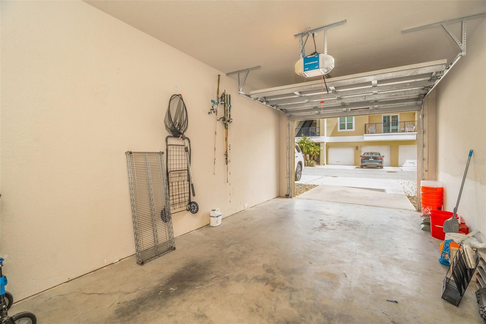 Image 32 of 38 For 6395 Banyan Boulevard 301