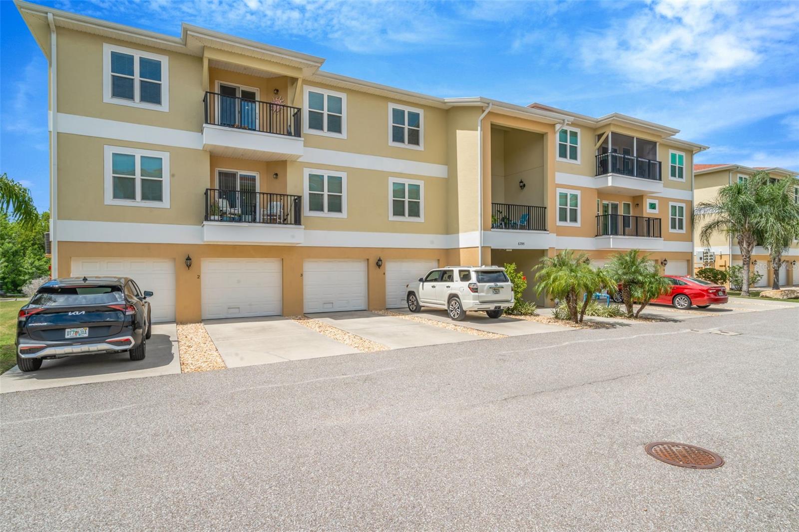 Image 35 of 38 For 6395 Banyan Boulevard 301