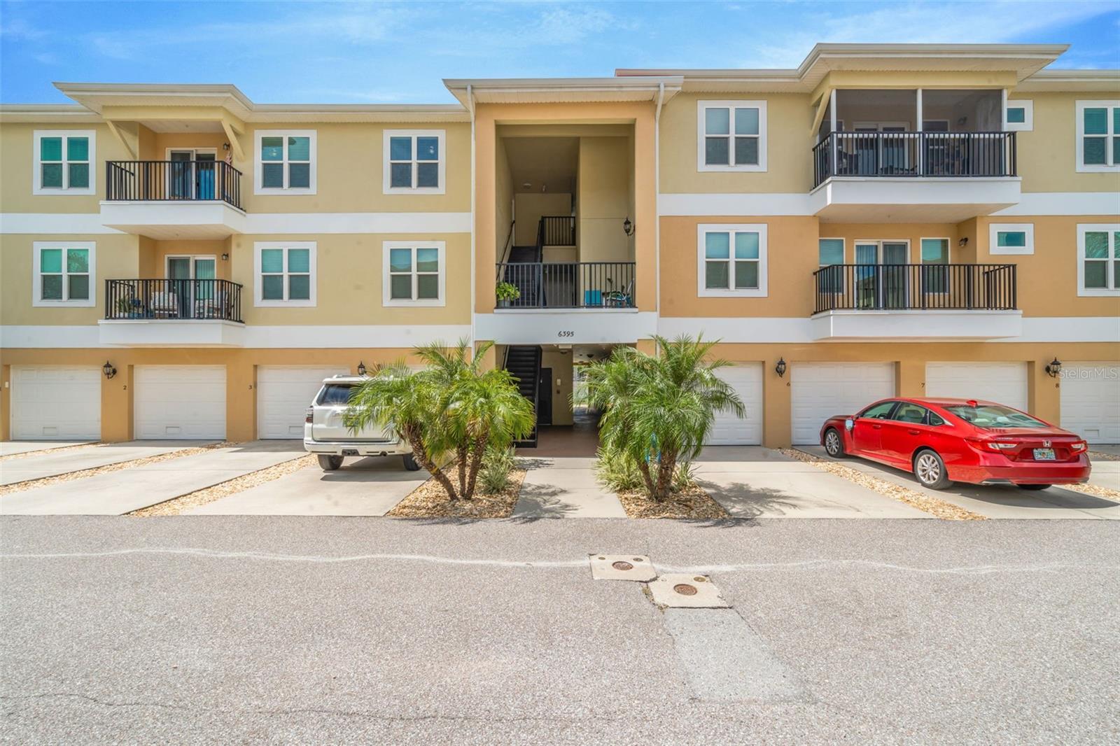 Image 36 of 38 For 6395 Banyan Boulevard 301