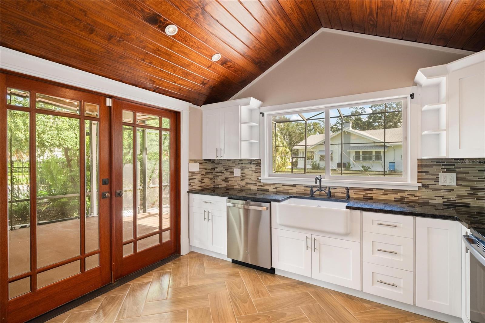 Image 10 of 53 For 184 Spring Boulevard