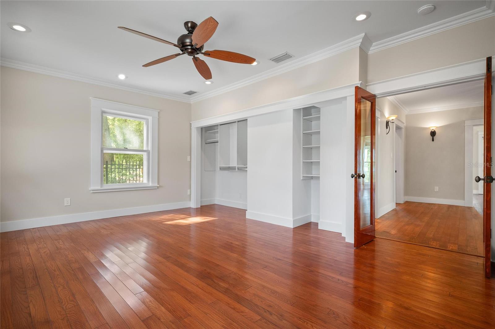 Image 19 of 53 For 184 Spring Boulevard