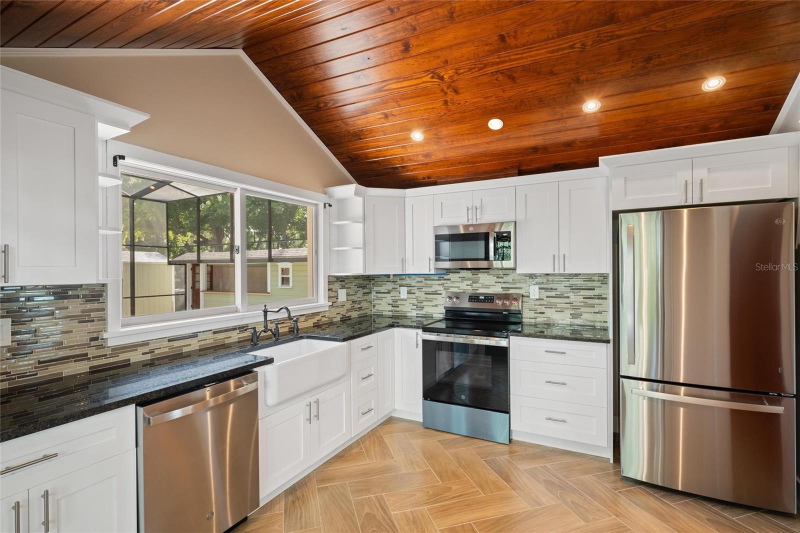 Image 8 of 53 For 184 Spring Boulevard