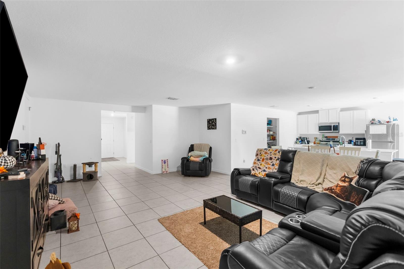 Listing photo id 10 for 5637 Tangelo Lane