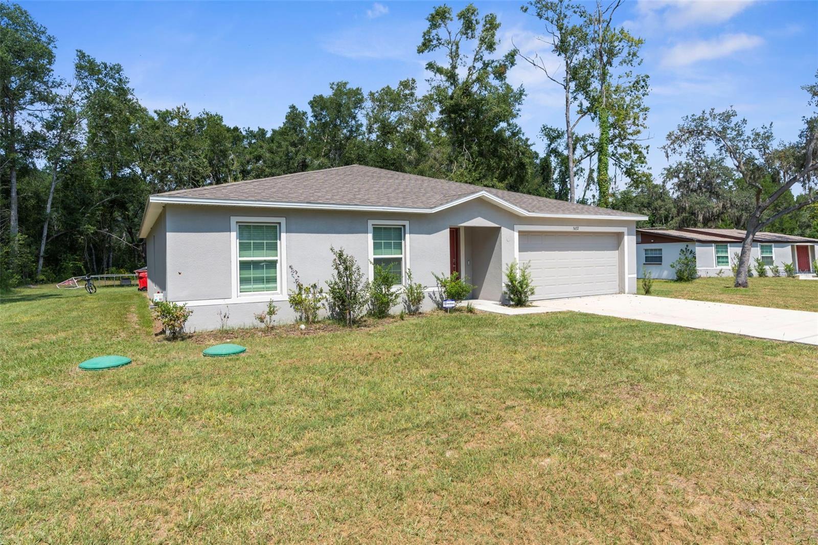 Listing photo id 1 for 5637 Tangelo Lane