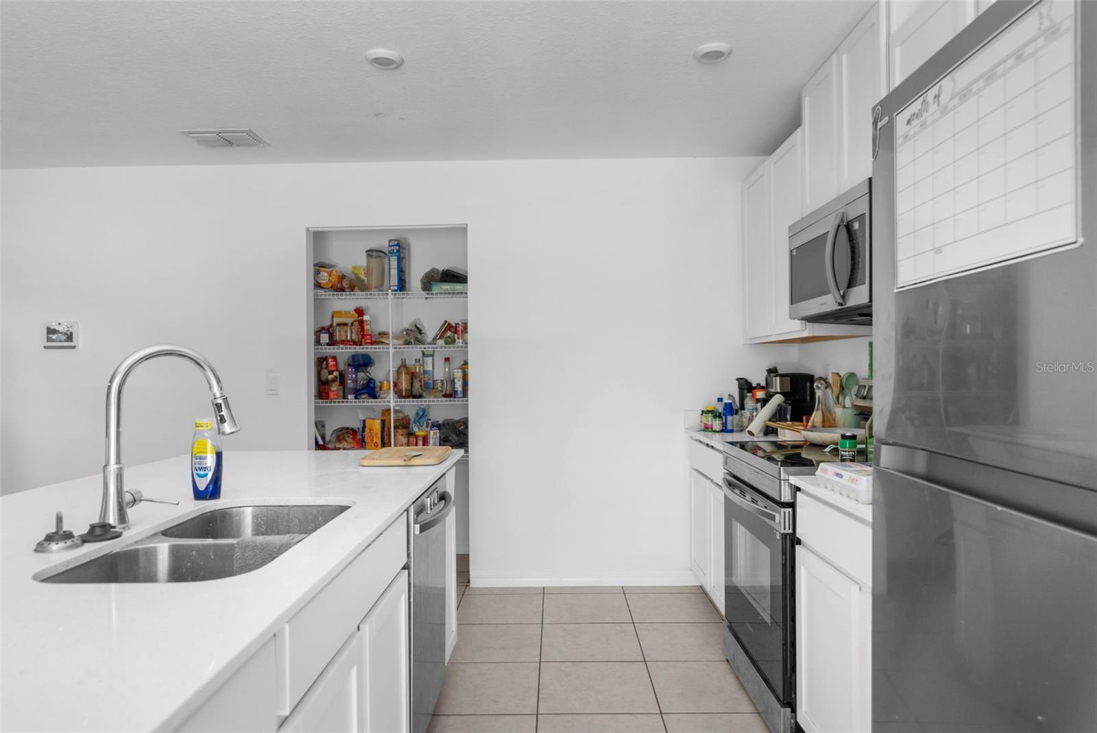 Listing photo id 7 for 5637 Tangelo Lane