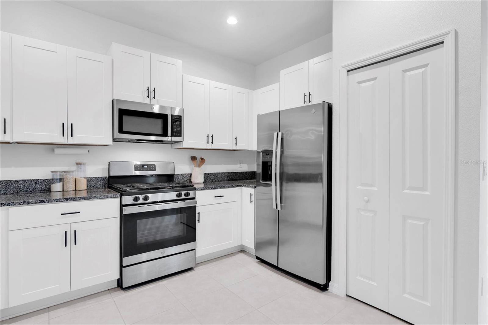 Image 10 of 29 For 8211 Crescent Oaks Drive