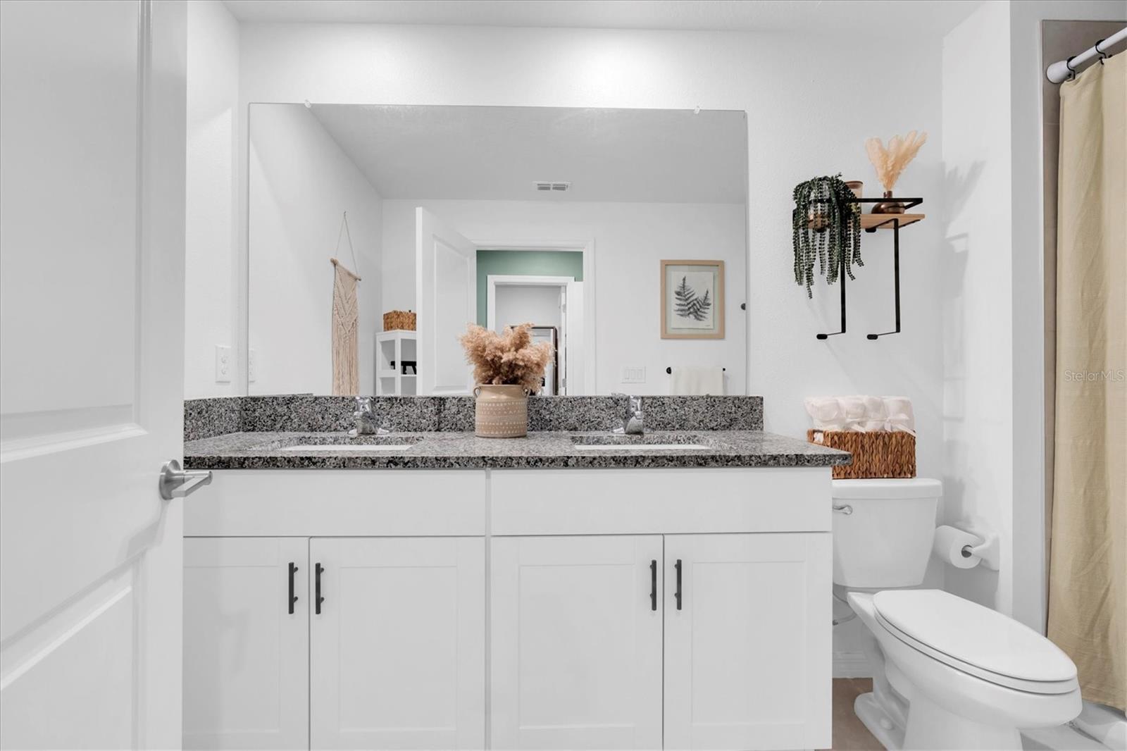 Image 17 of 29 For 8211 Crescent Oaks Drive