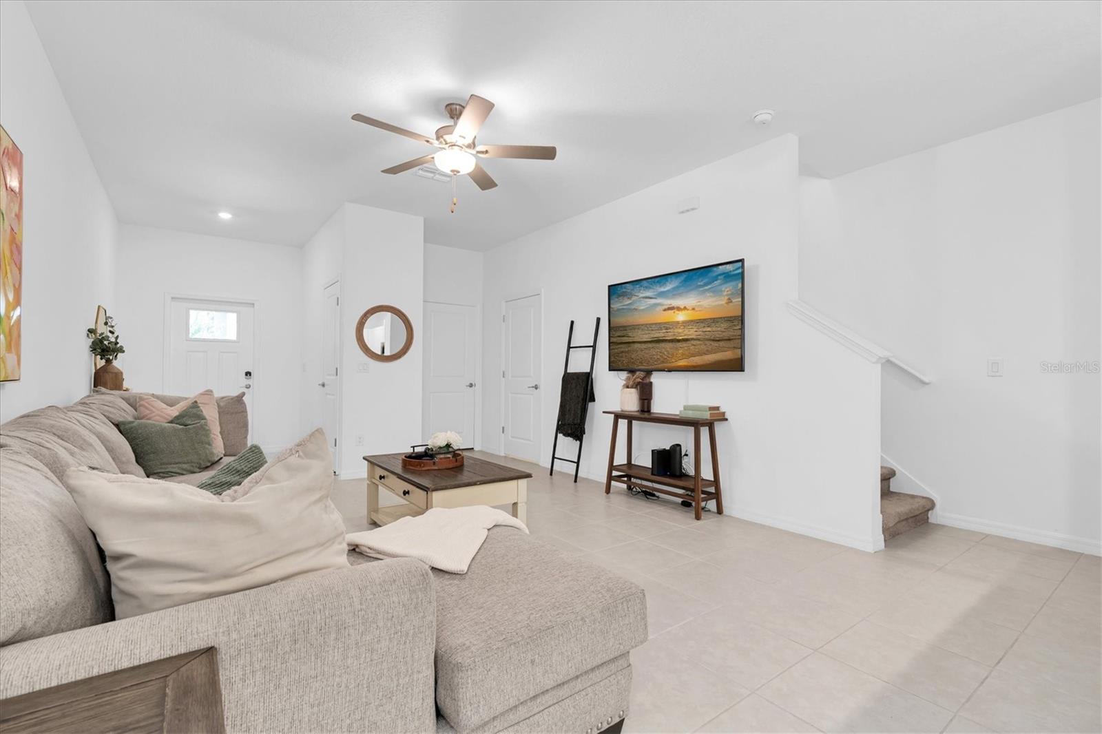 Image 6 of 29 For 8211 Crescent Oaks Drive