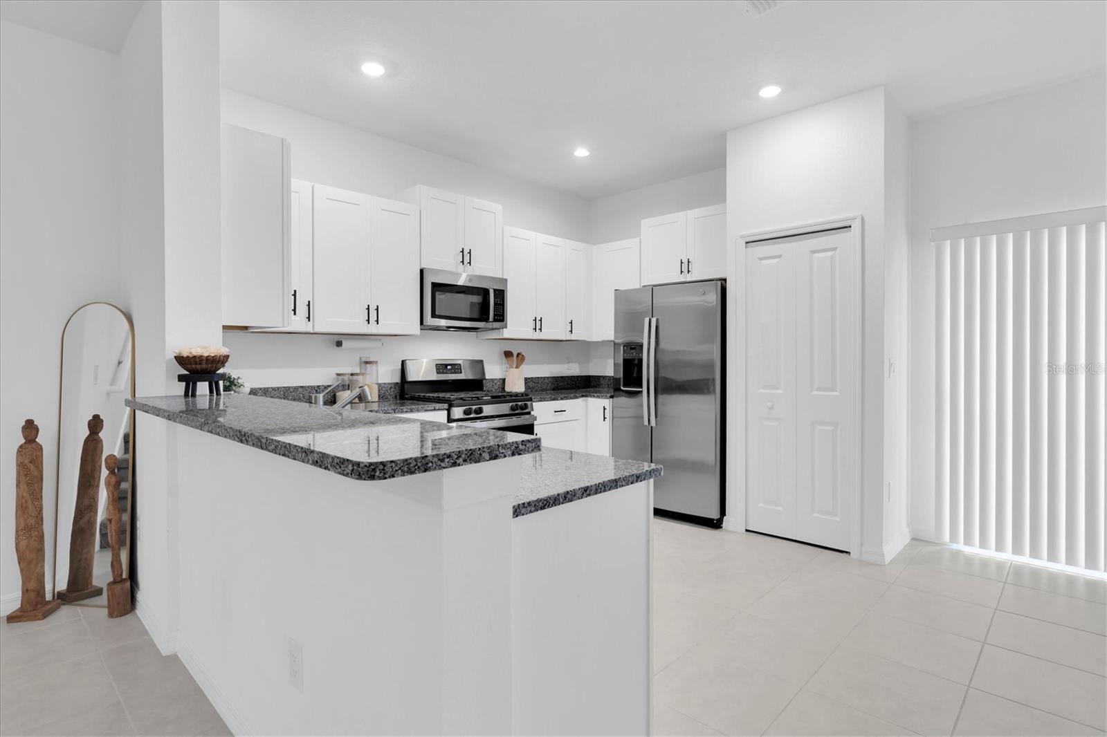 Image 7 of 29 For 8211 Crescent Oaks Drive