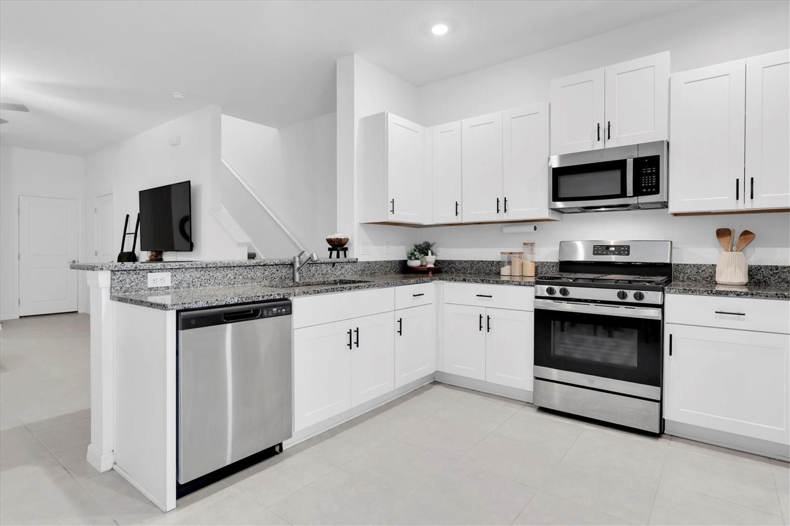 Image 8 of 29 For 8211 Crescent Oaks Drive