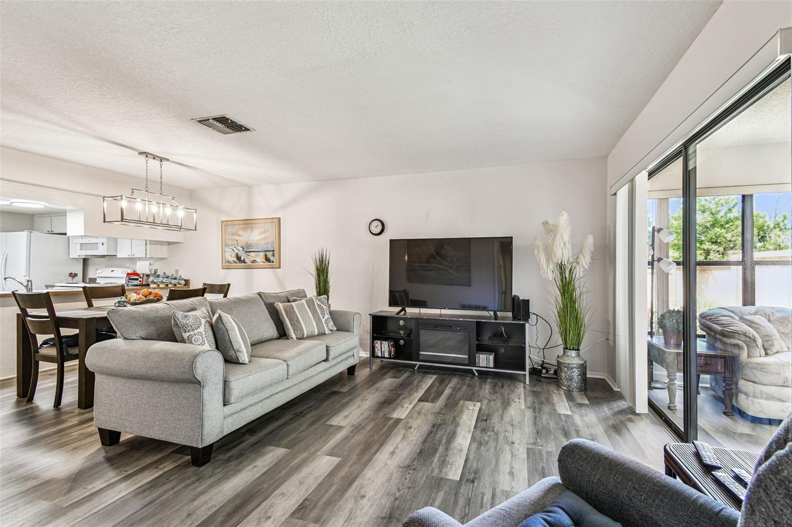 Image 16 of 100 For 7433 Greystone Drive 7433