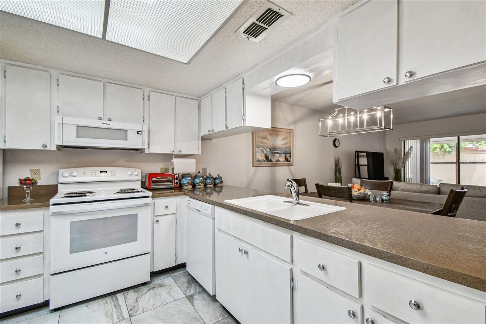 Image 5 of 100 For 7433 Greystone Drive 7433