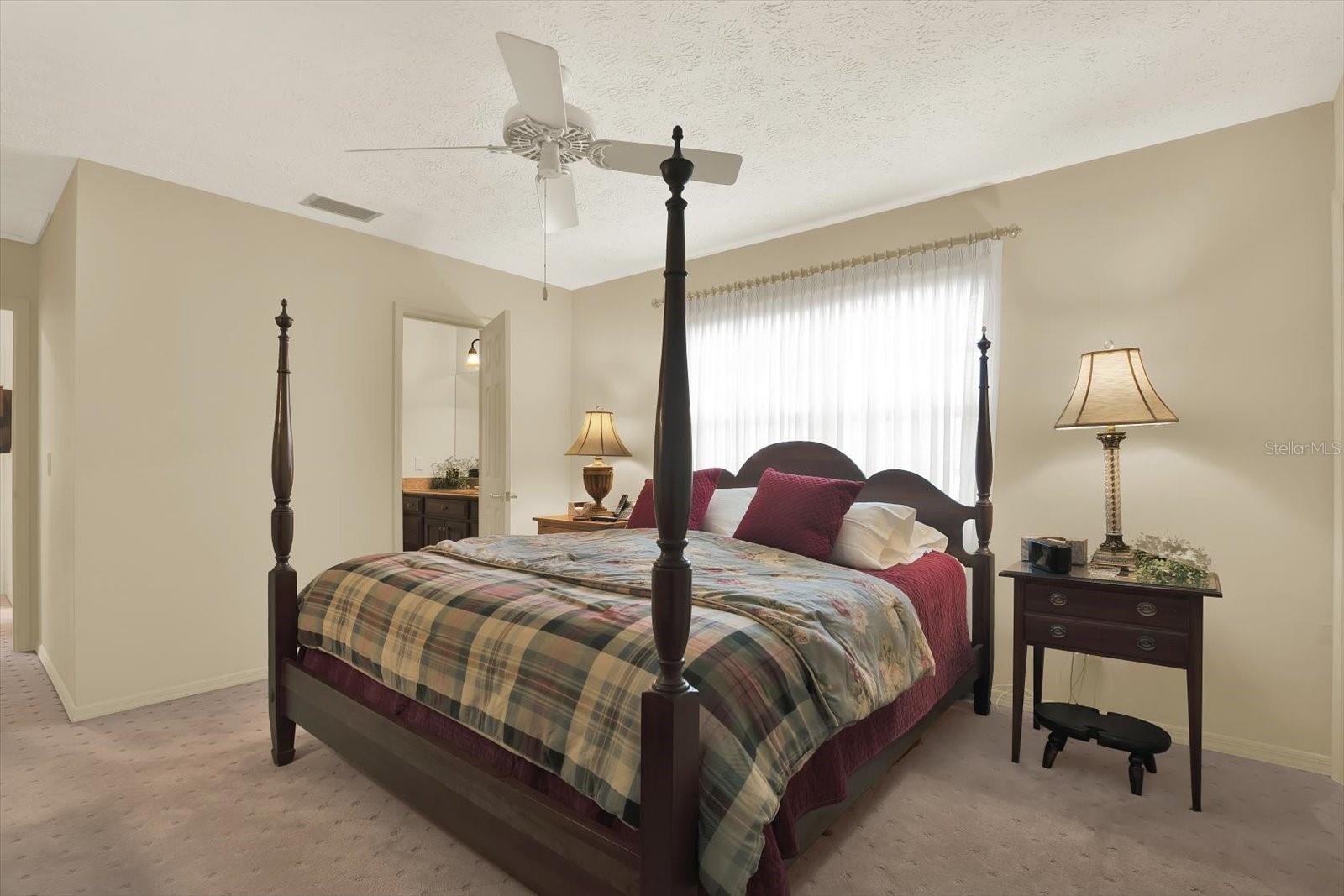 Listing photo id 8 for 610 Sylvan Drive