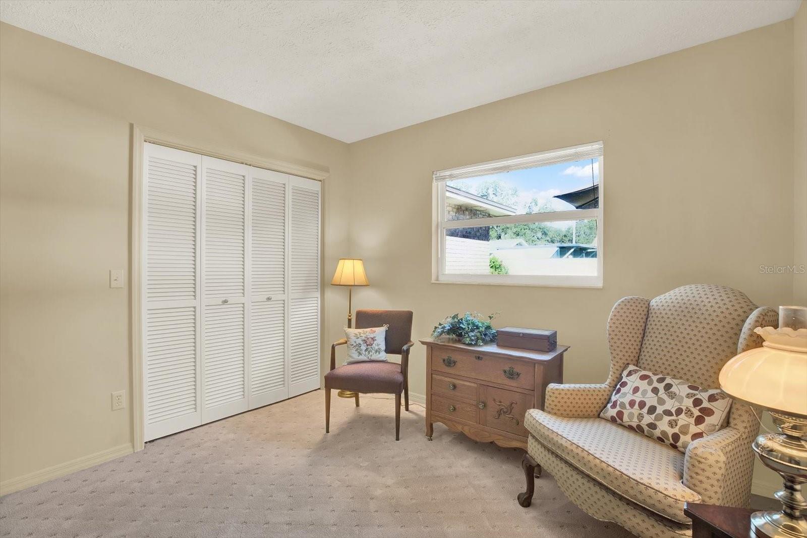 Listing photo id 14 for 610 Sylvan Drive