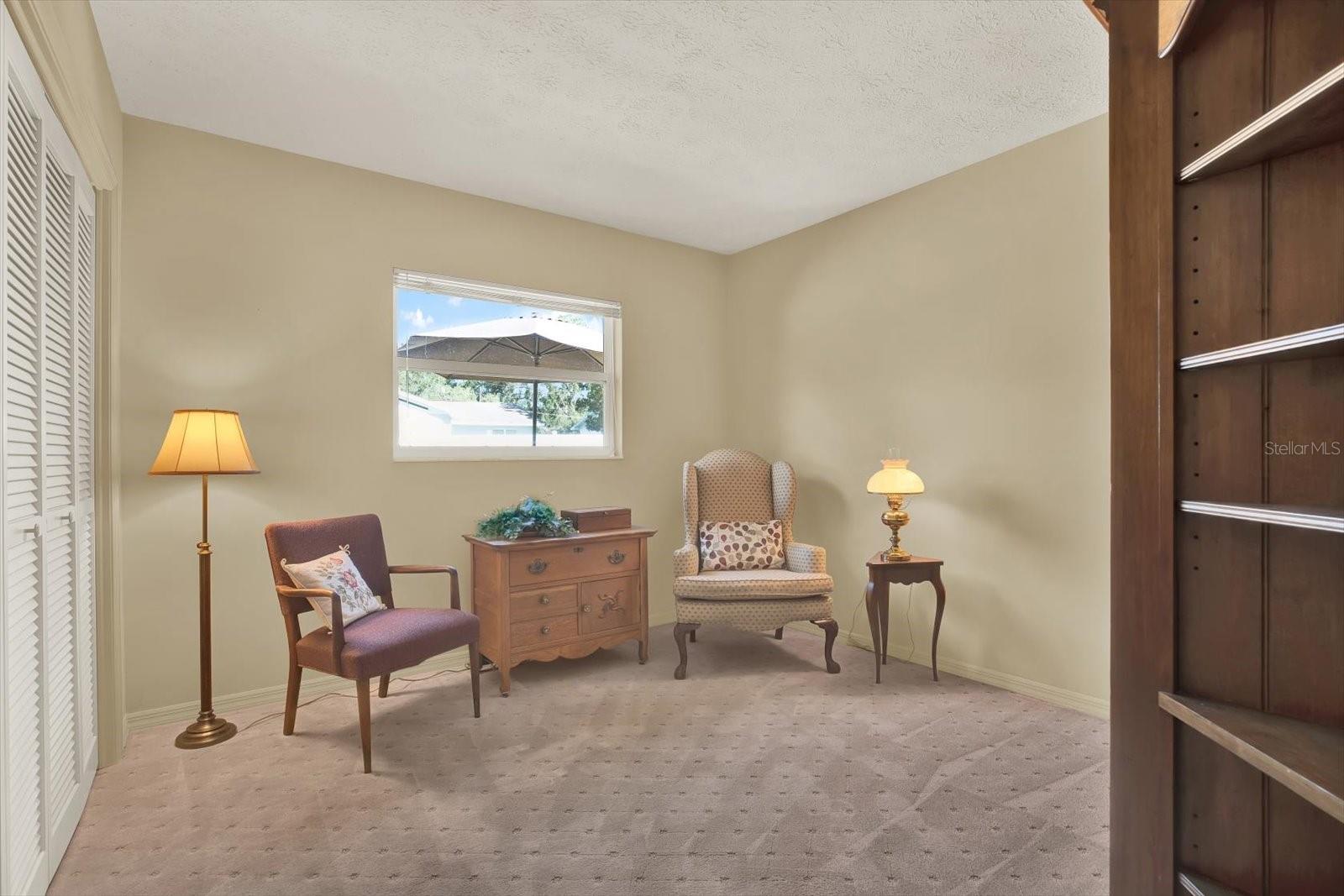 Listing photo id 15 for 610 Sylvan Drive