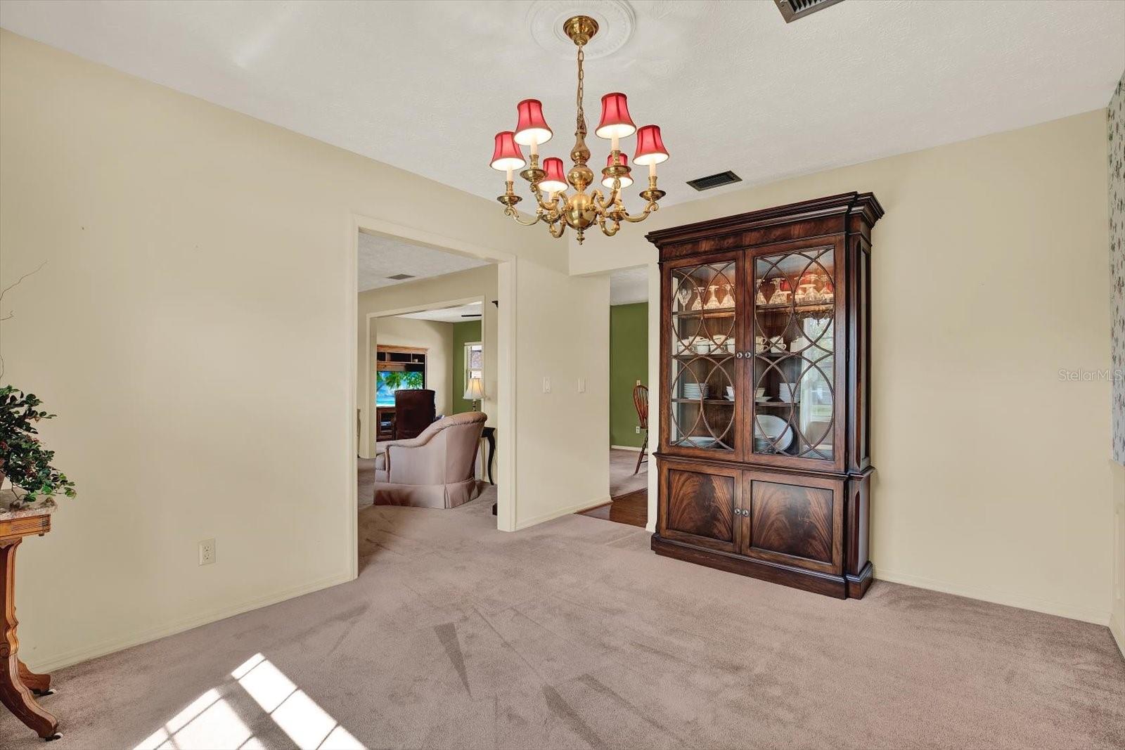 Listing photo id 23 for 610 Sylvan Drive