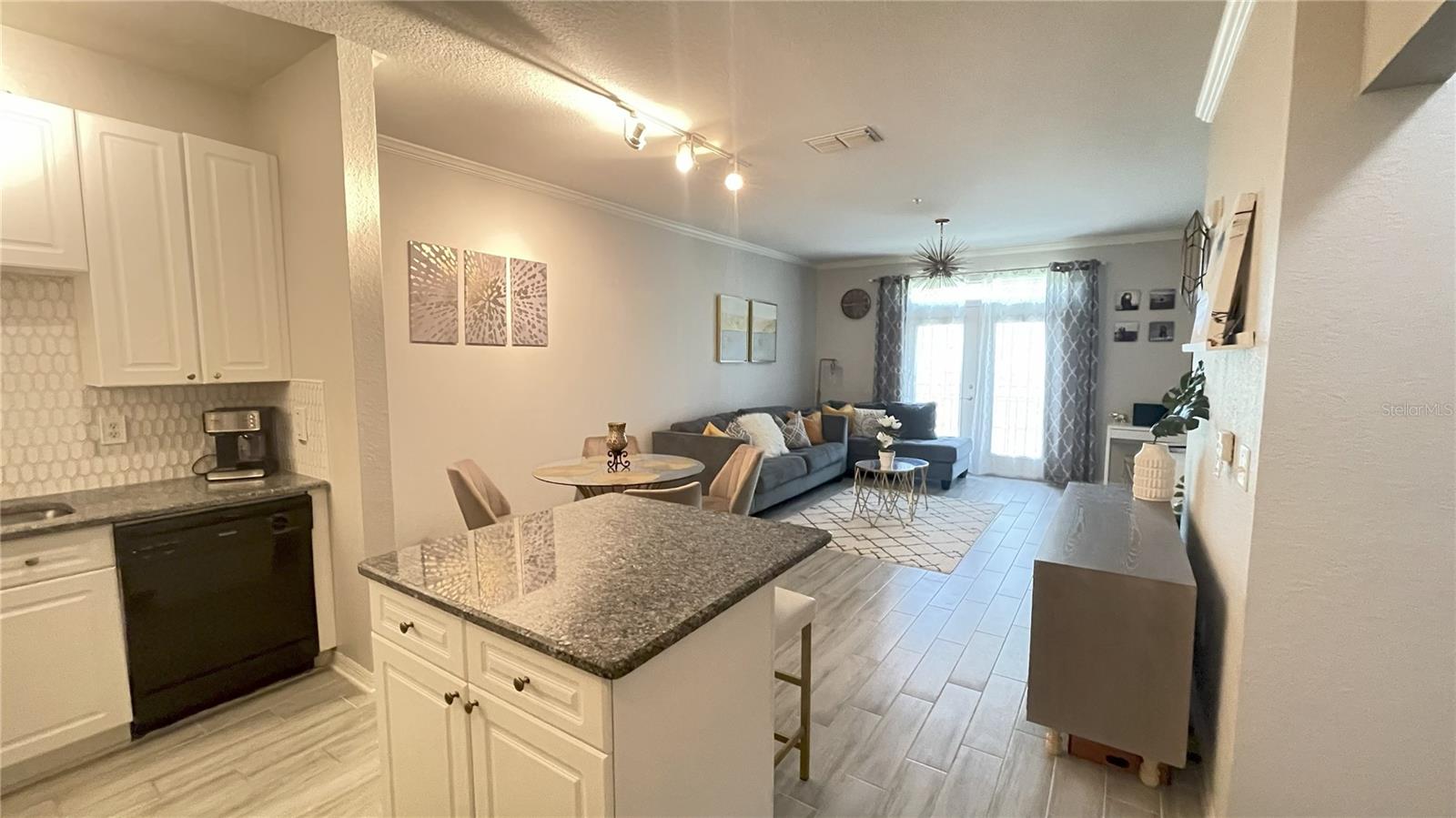 Image 13 of 24 For 4221 Spruce Street 1107