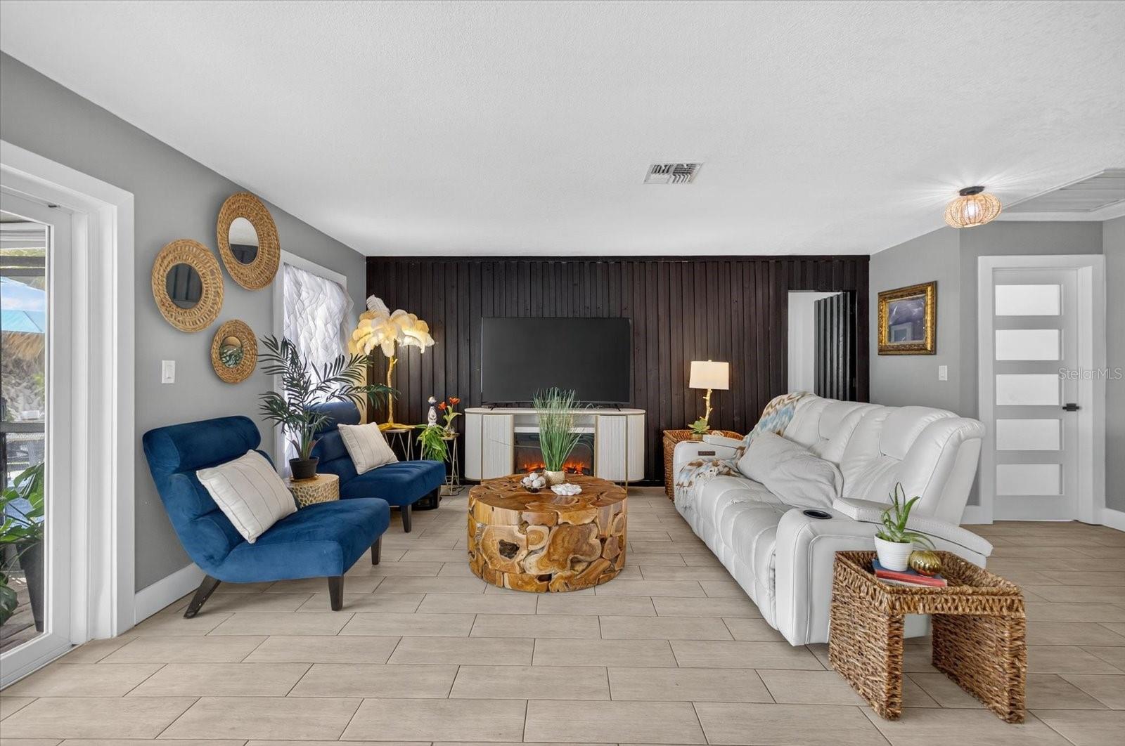 Image 6 of 92 For 4038 Rudder Way