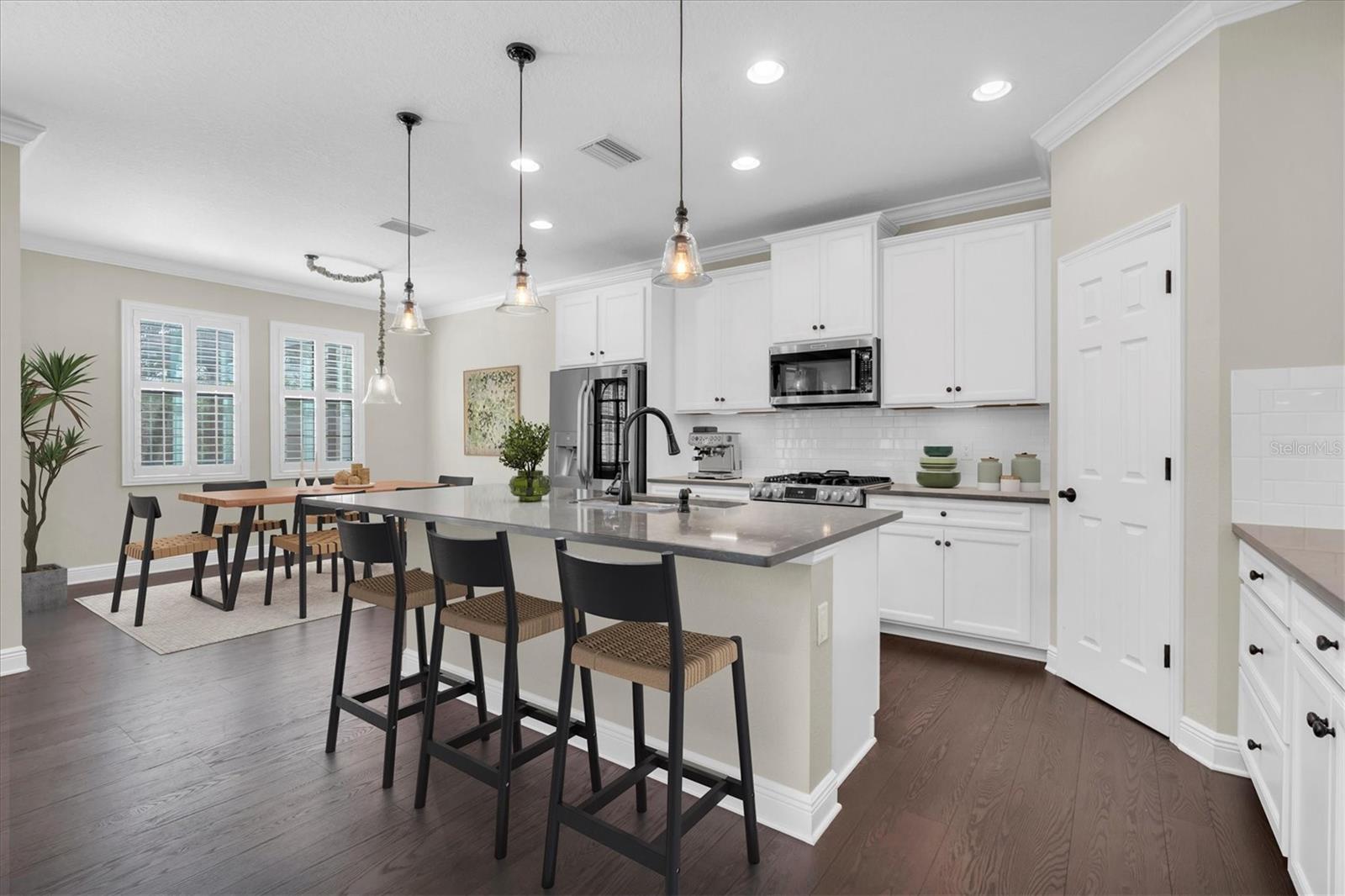Listing photo id 9 for 13117 Payton Street