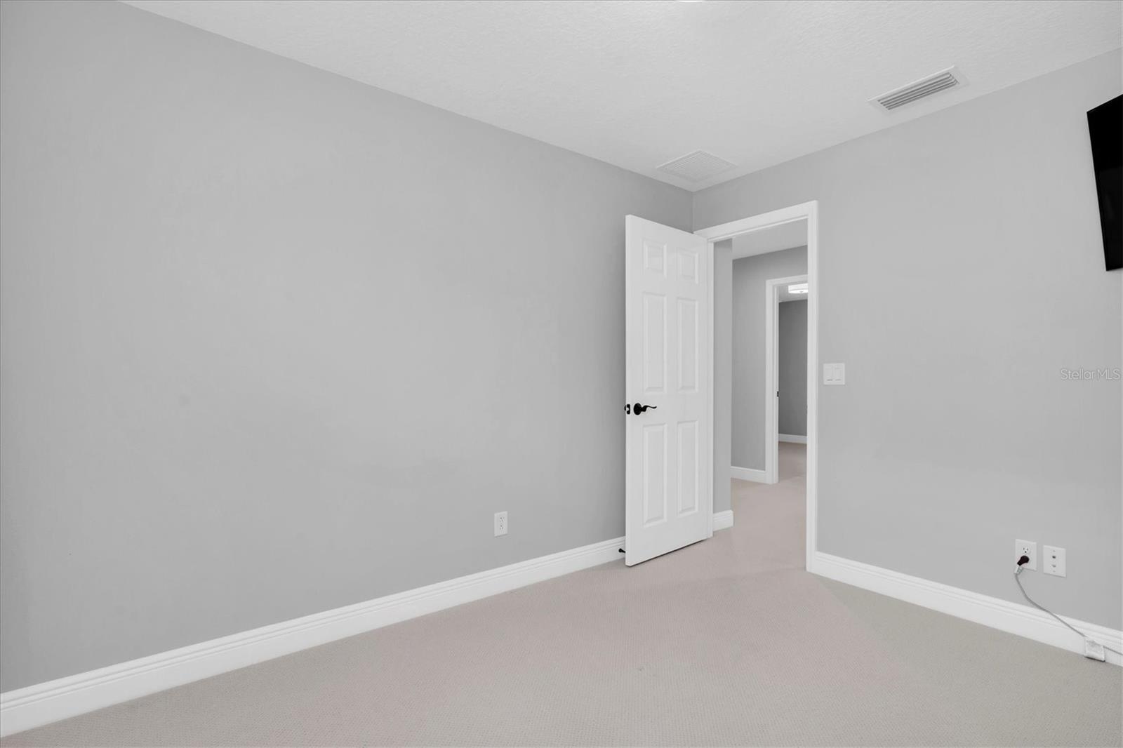 Listing photo id 30 for 13117 Payton Street