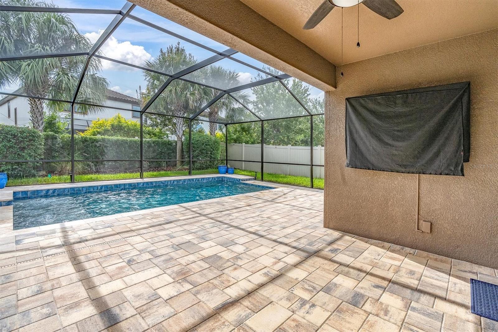 Listing photo id 33 for 13117 Payton Street