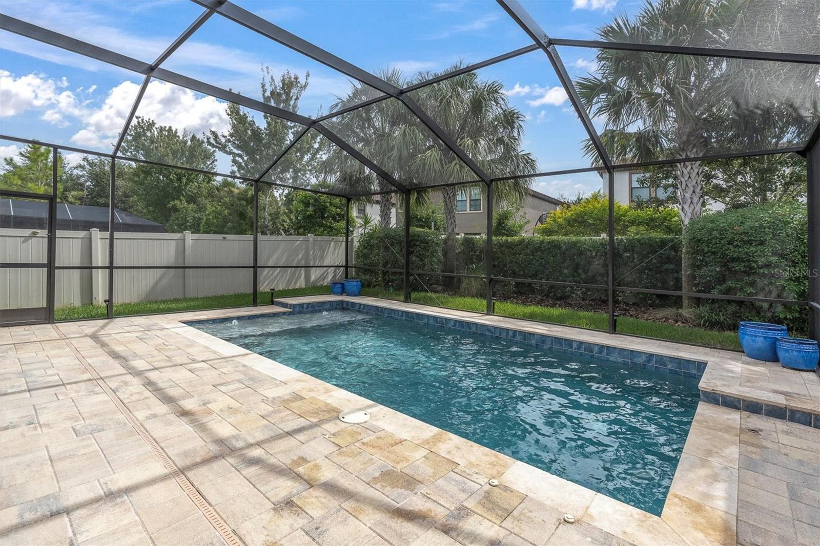 Listing photo id 35 for 13117 Payton Street