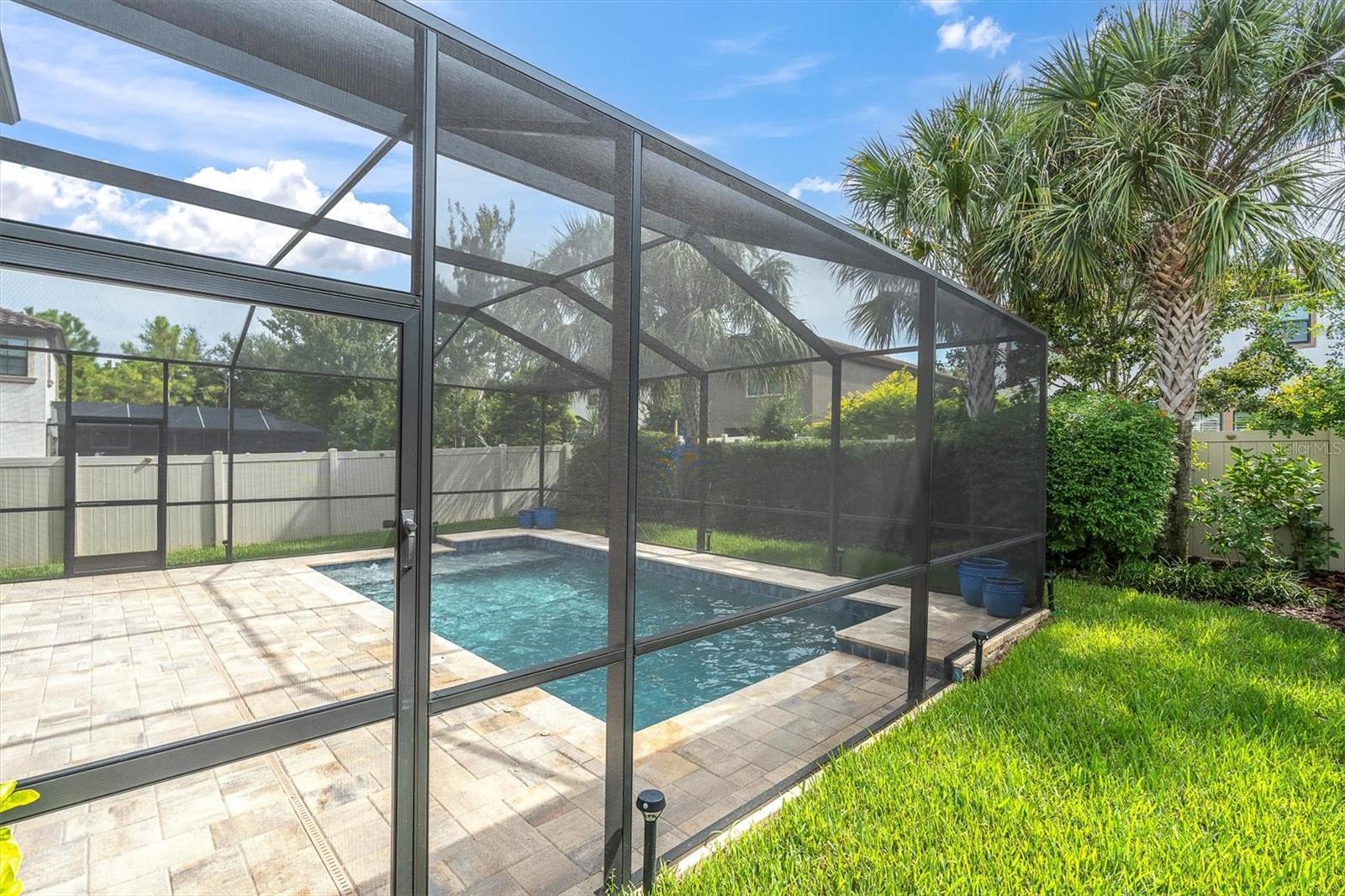Listing photo id 37 for 13117 Payton Street