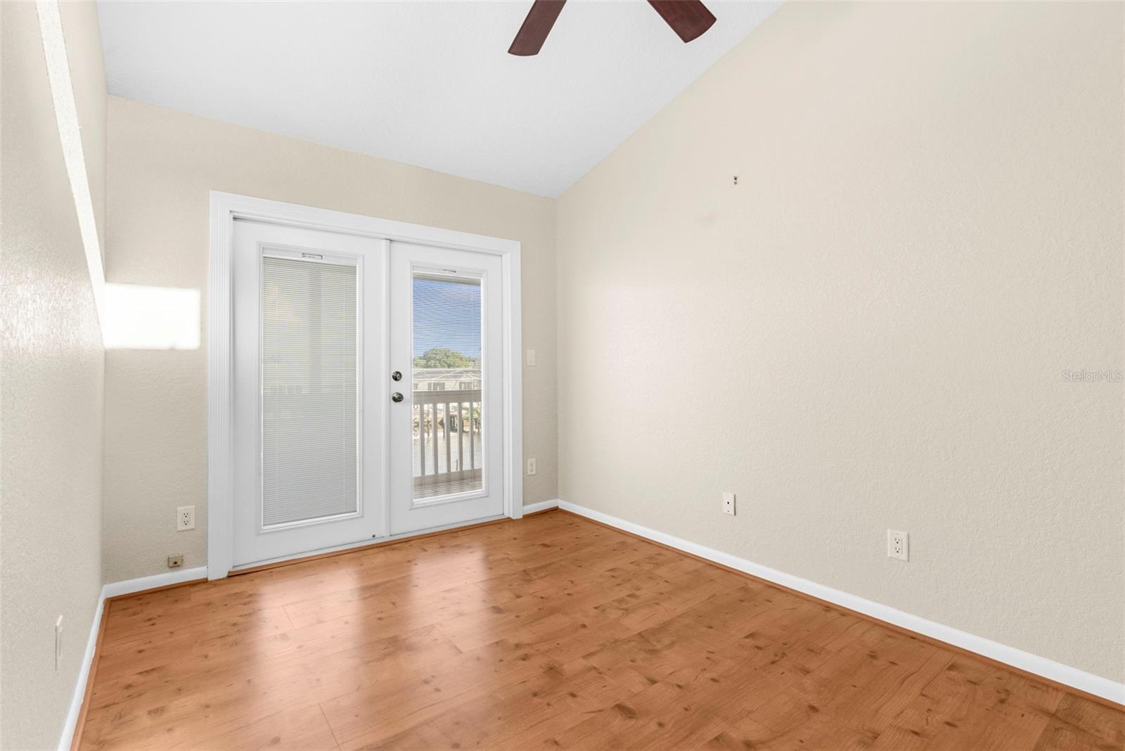 Image 41 of 69 For 3549 Seaway Drive