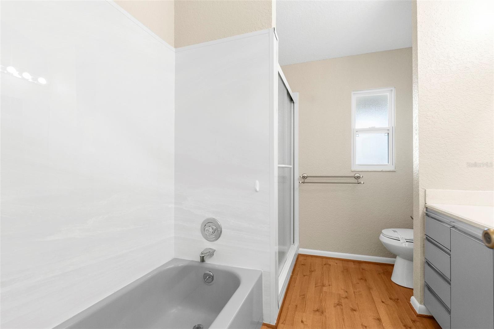 Image 47 of 69 For 3549 Seaway Drive