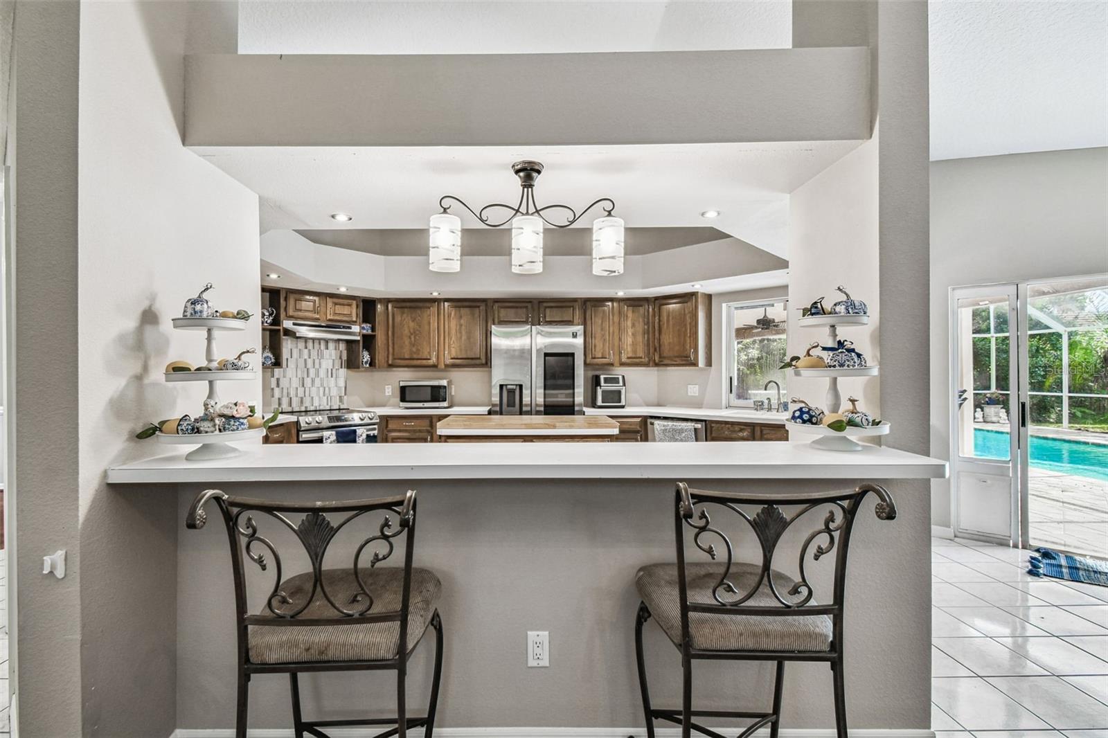 Listing photo id 35 for 1384 Forestedge Boulevard
