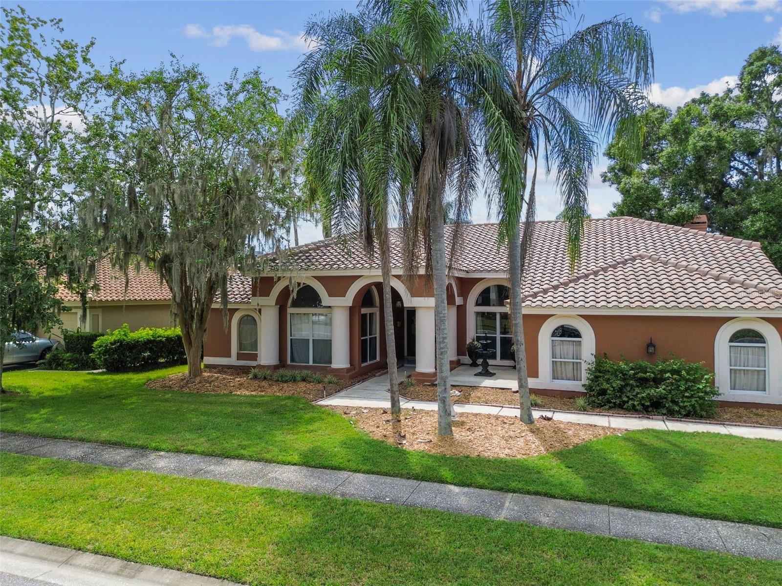 Listing photo id 59 for 1384 Forestedge Boulevard