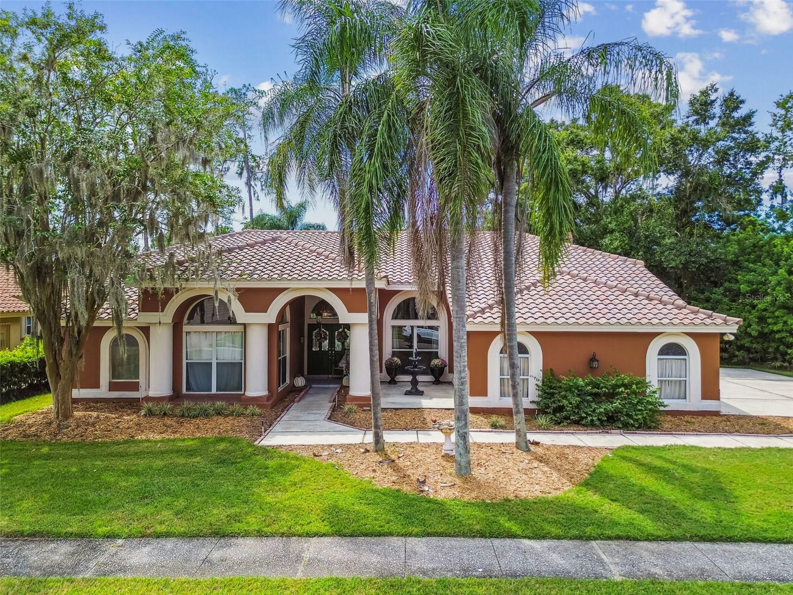 Listing photo id 60 for 1384 Forestedge Boulevard