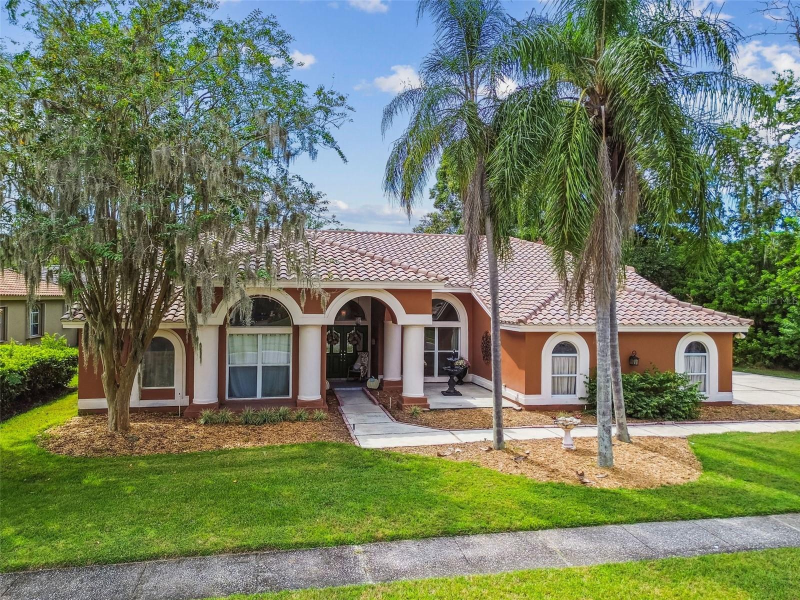 Listing photo id 61 for 1384 Forestedge Boulevard