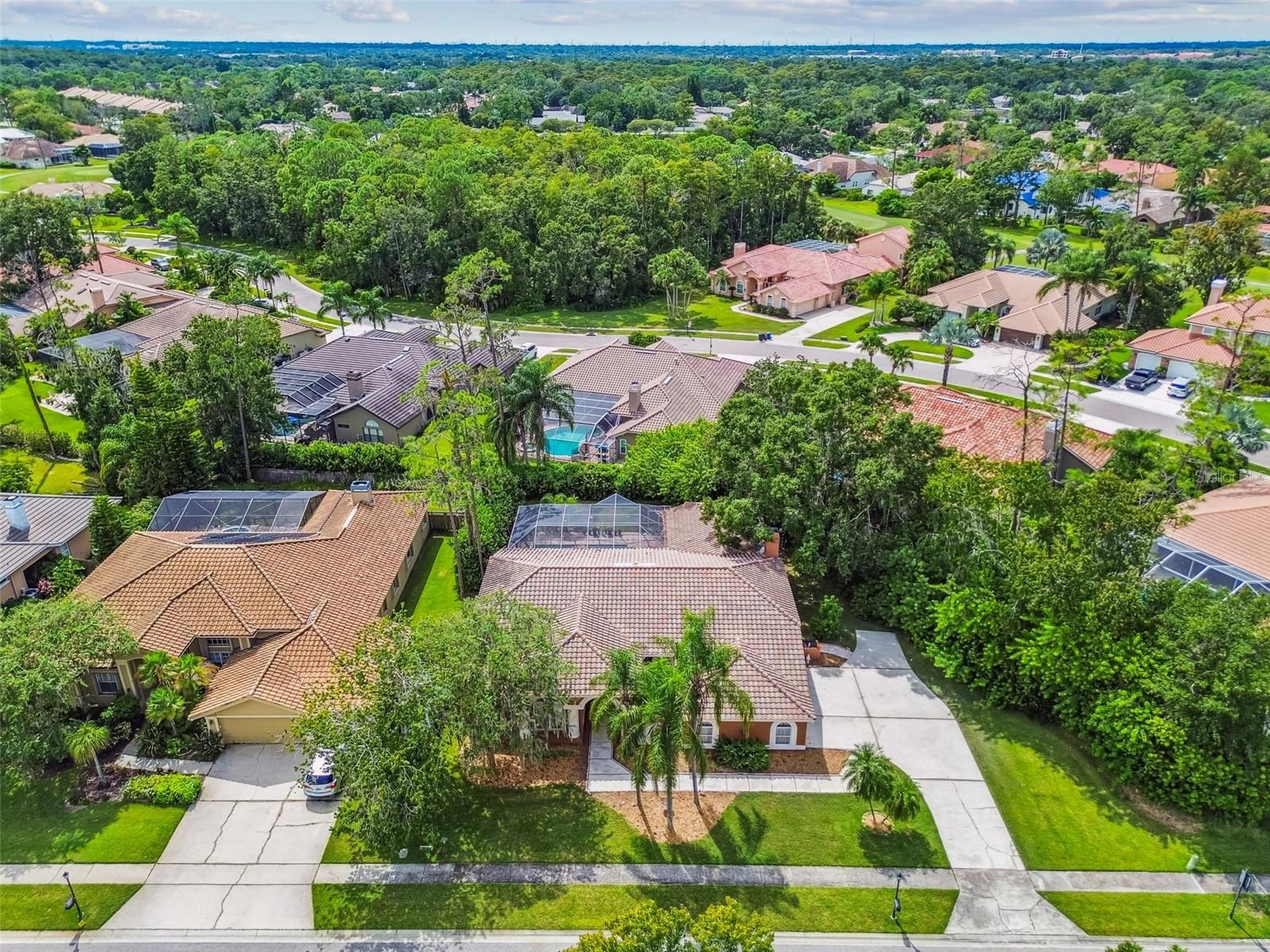 Listing photo id 68 for 1384 Forestedge Boulevard