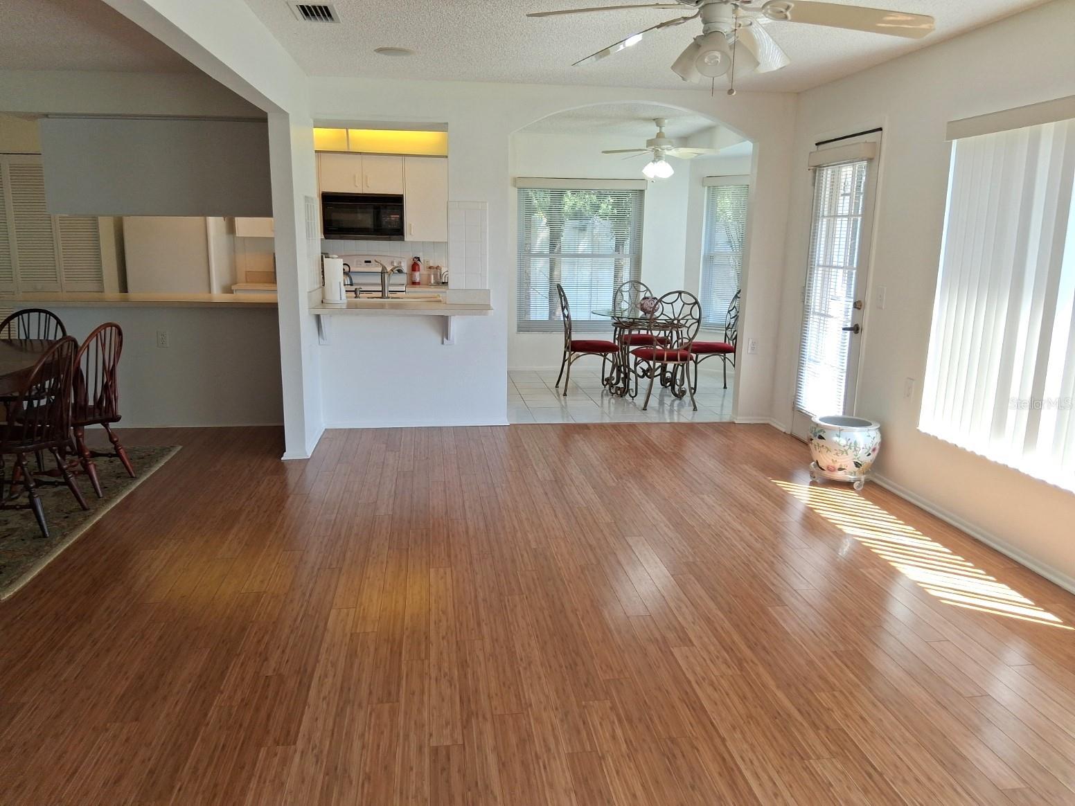 Image 7 of 41 For 9142 Cotswald Way 86
