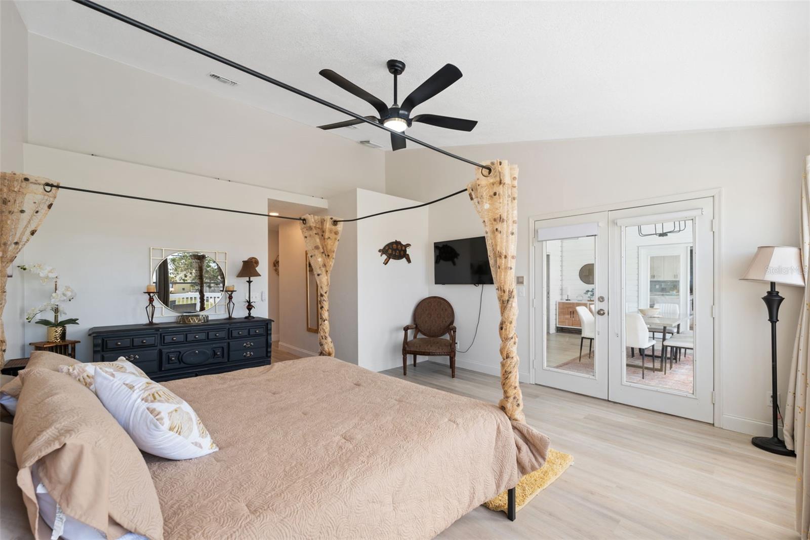 Image 26 of 89 For 13521 Stacey Drive