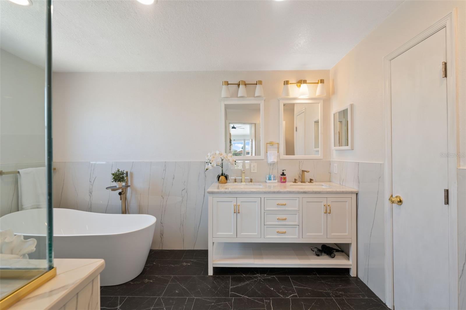 Image 28 of 89 For 13521 Stacey Drive