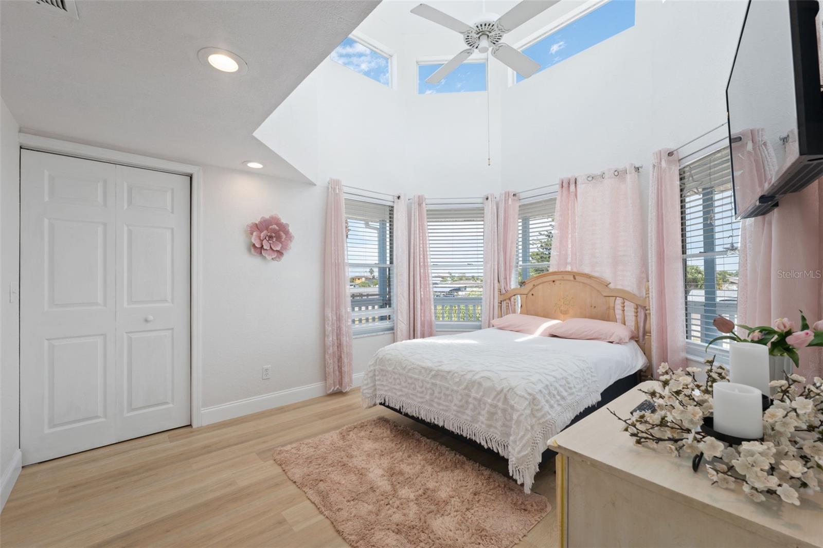 Image 34 of 89 For 13521 Stacey Drive