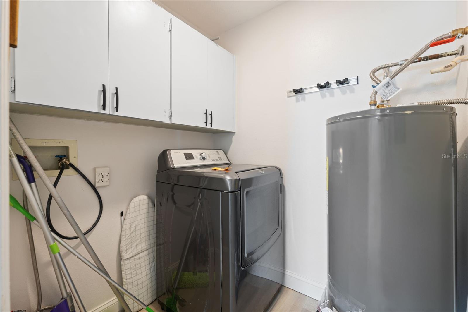 Image 39 of 89 For 13521 Stacey Drive