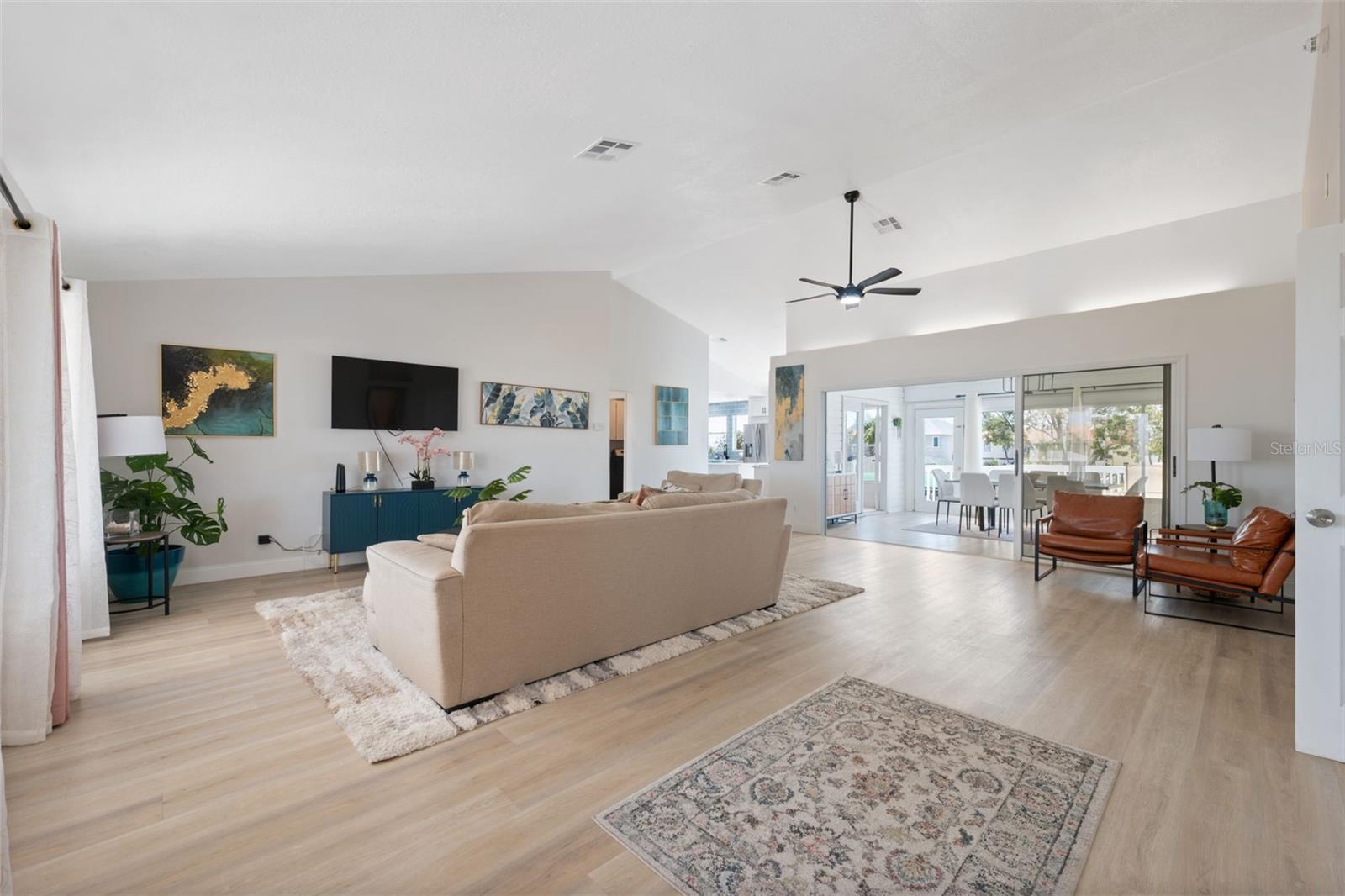 Image 6 of 89 For 13521 Stacey Drive