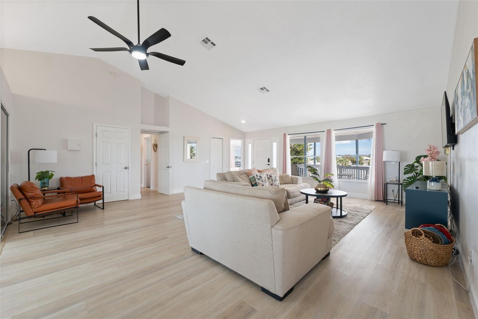 Image 9 of 89 For 13521 Stacey Drive
