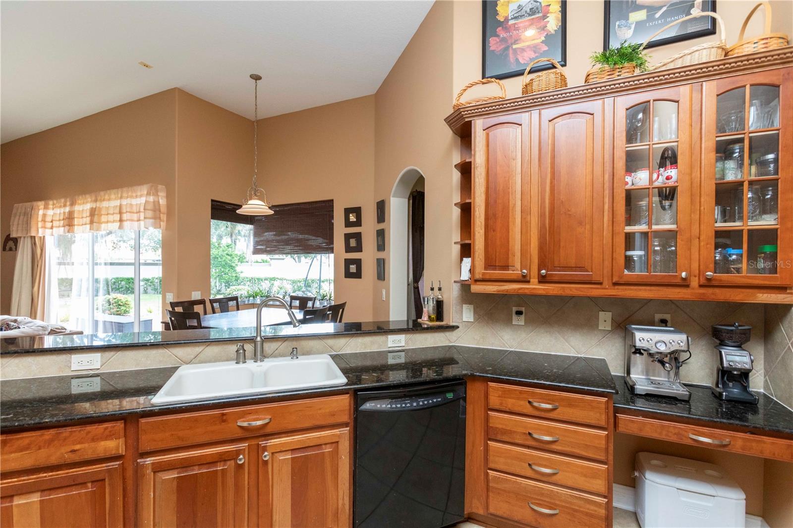 Image 20 of 92 For 10700 Garda Drive