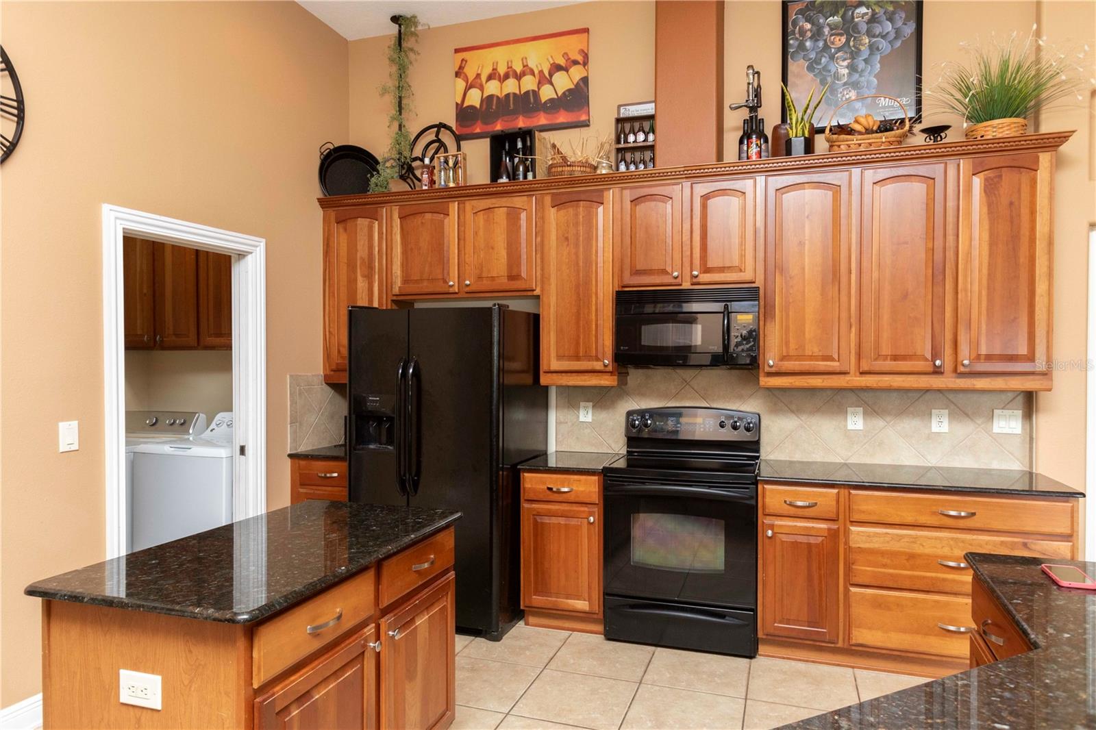 Image 24 of 92 For 10700 Garda Drive