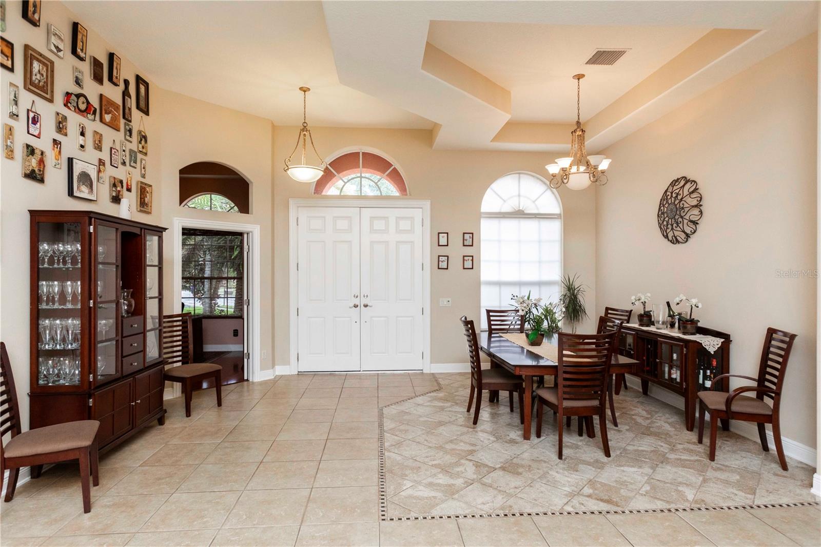 Image 4 of 92 For 10700 Garda Drive