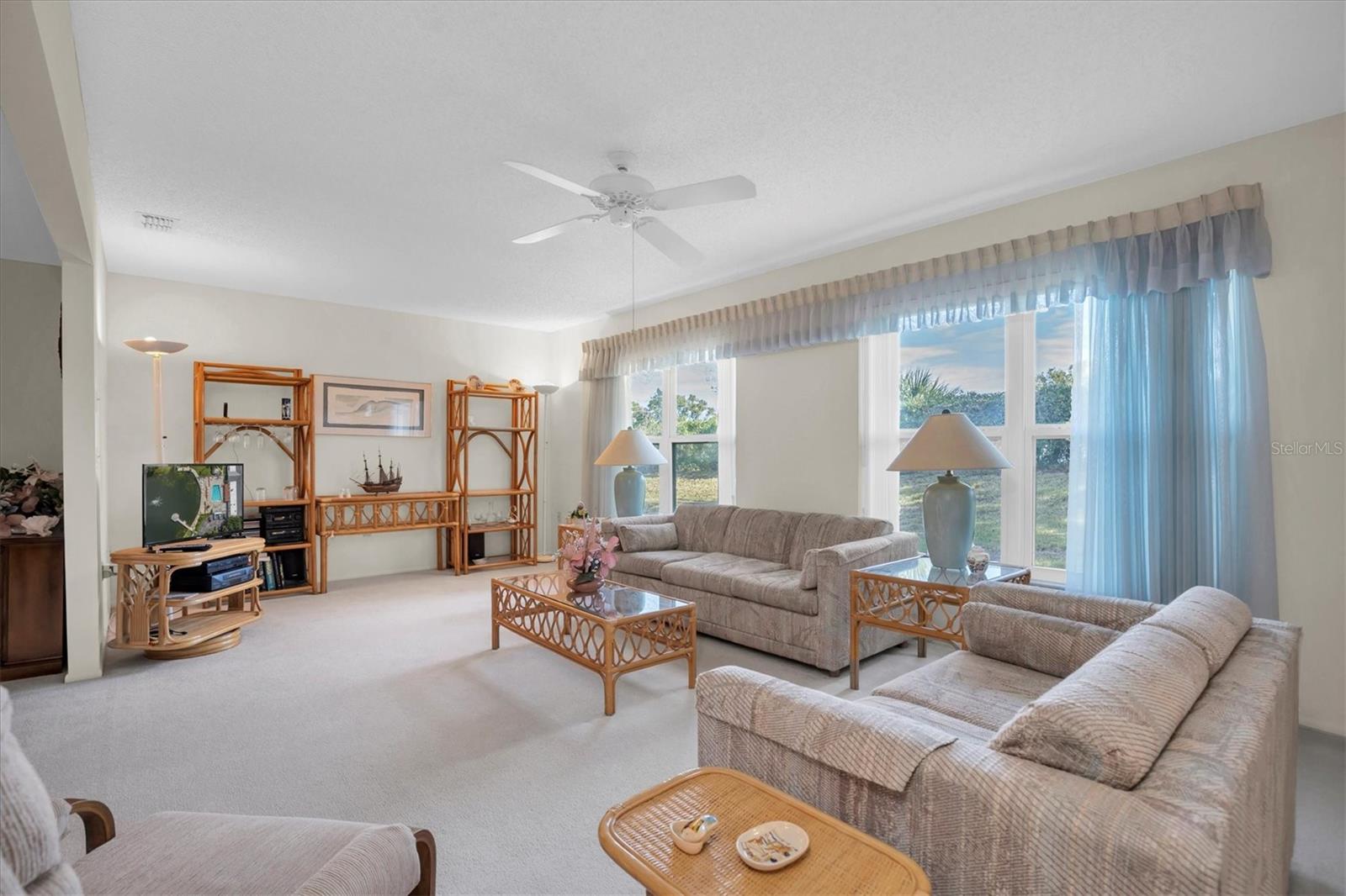 Image 16 of 44 For 11030 Linkside Drive 11030