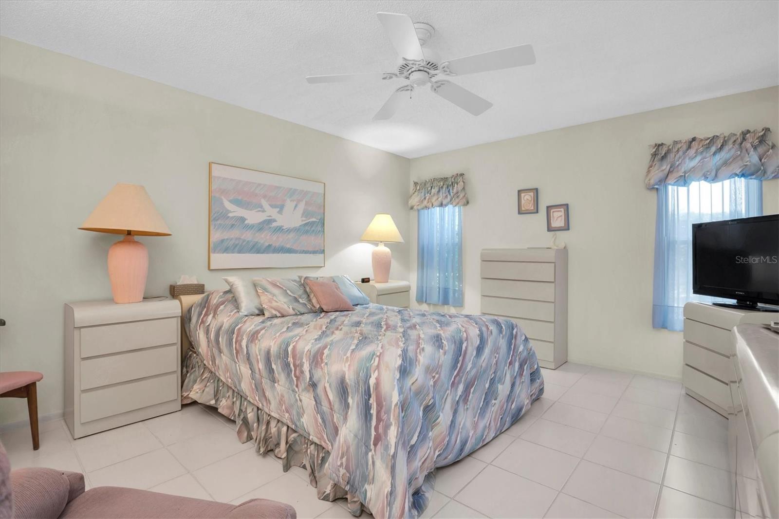 Image 17 of 44 For 11030 Linkside Drive 11030