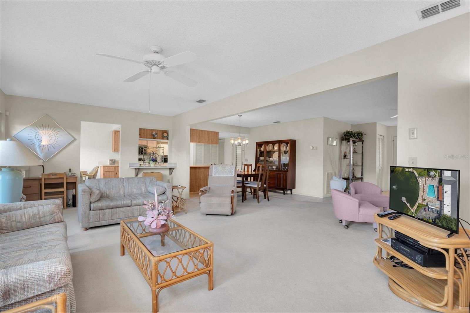 Image 6 of 44 For 11030 Linkside Drive 11030