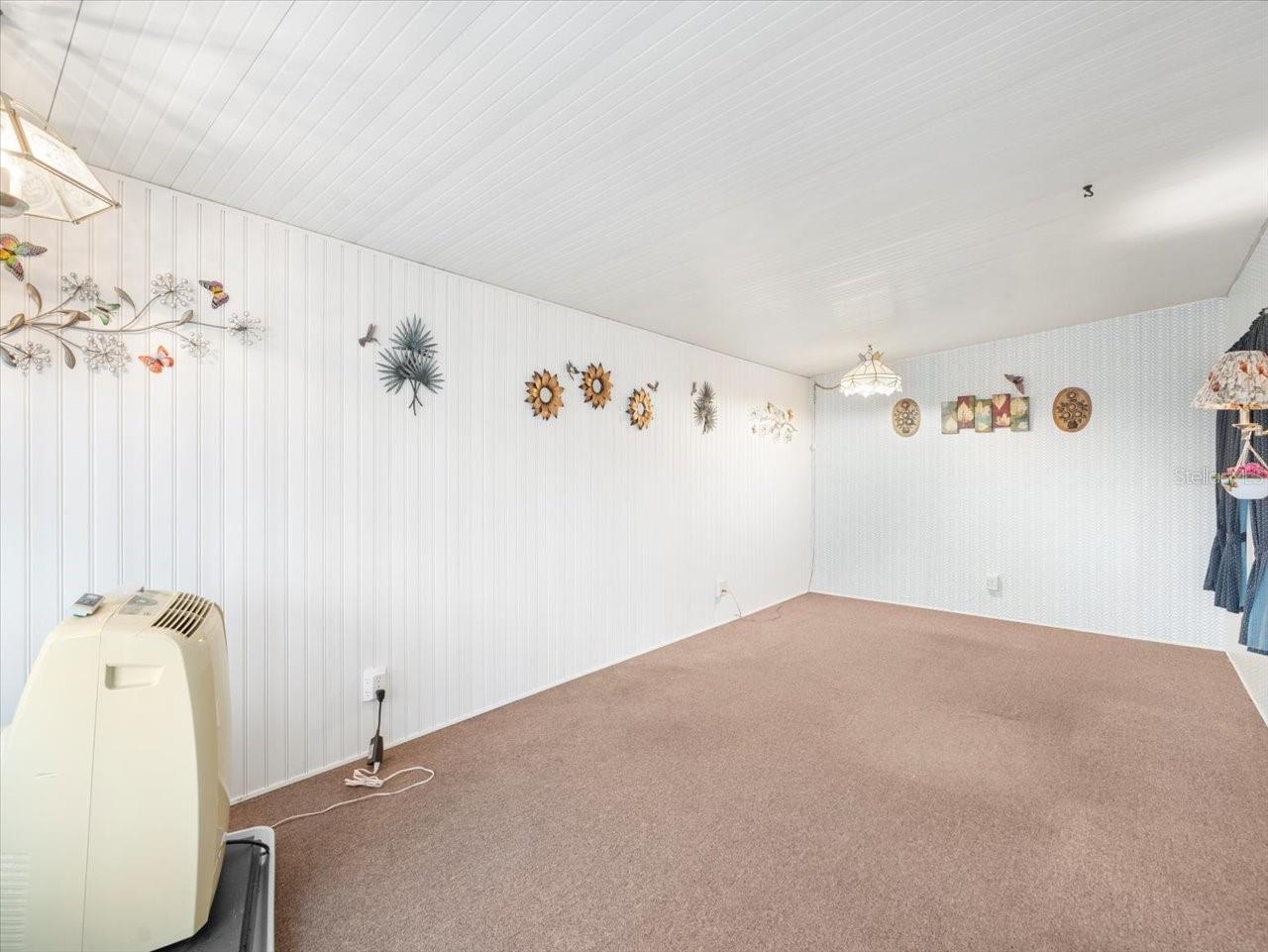 Image 11 of 38 For 8221 Highpoint Boulevard