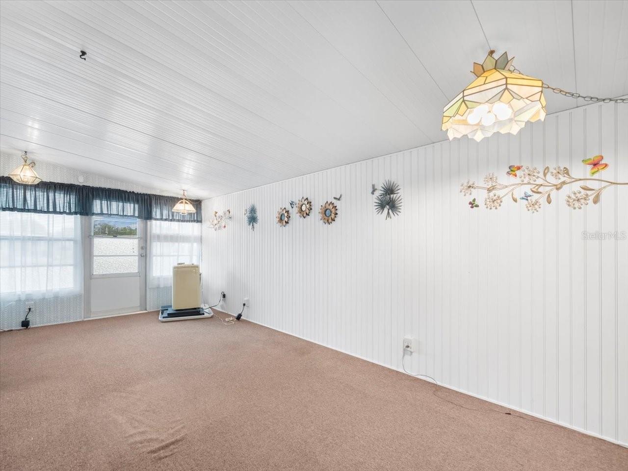Image 13 of 38 For 8221 Highpoint Boulevard