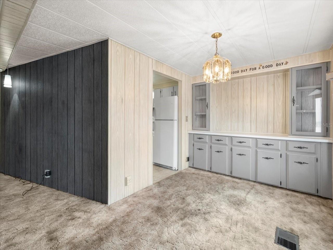 Image 15 of 38 For 8221 Highpoint Boulevard